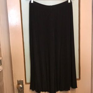 Travelers Black ruffled gaucho pants